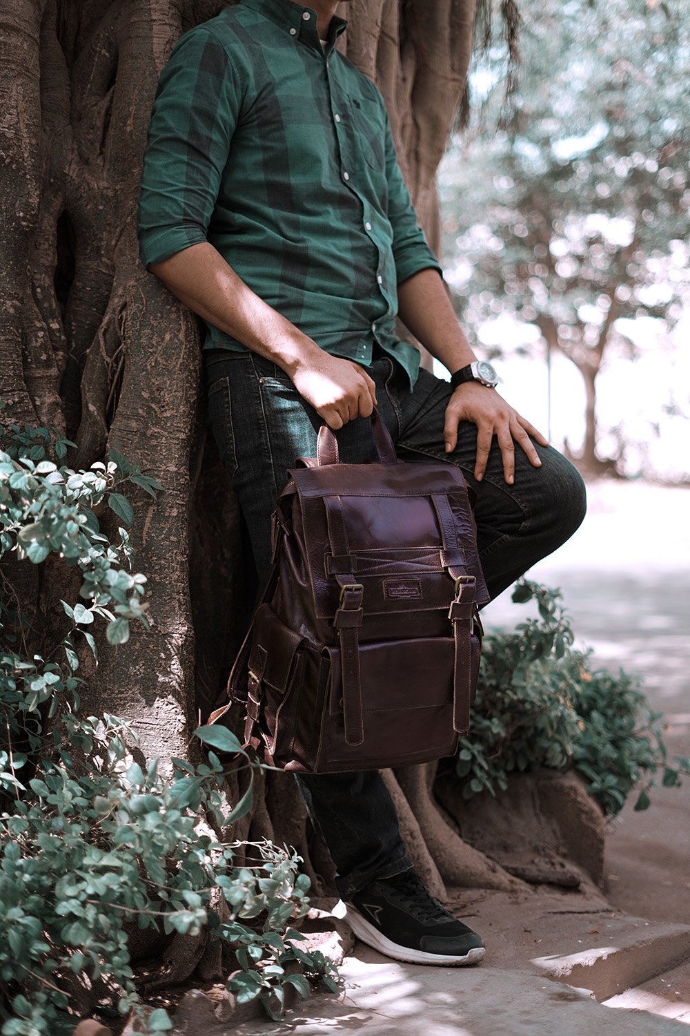 connor-vintage-brown-leather-laptop-backpack